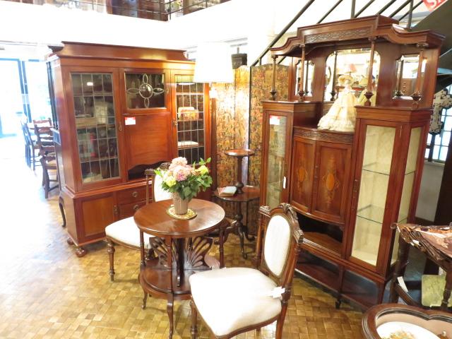 Vintage finds and collectibles at Wonderful Treasures